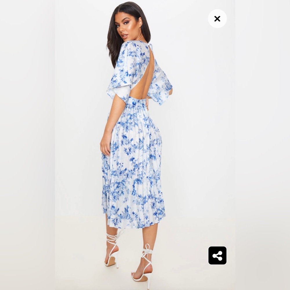Pastel Blue Floral Print Open Back Pleated Midi Dress